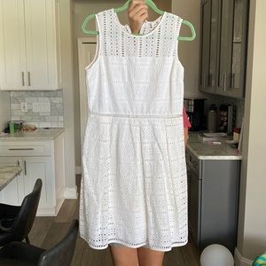 VGUC (just because it’s white) eye-lit Vineyard Vines dress.